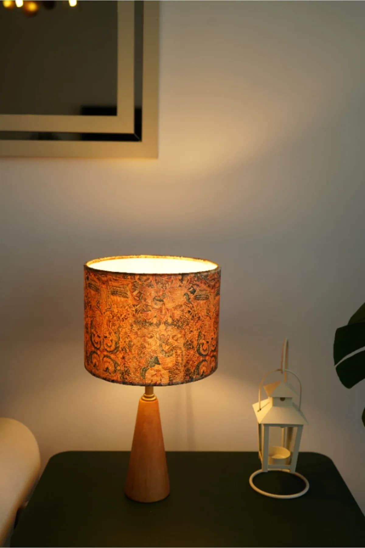 Üçgen Ahşap Model Silindir Retro Model Kadife Kumaş Şapka Şık Yatak Odası Salon Abajur