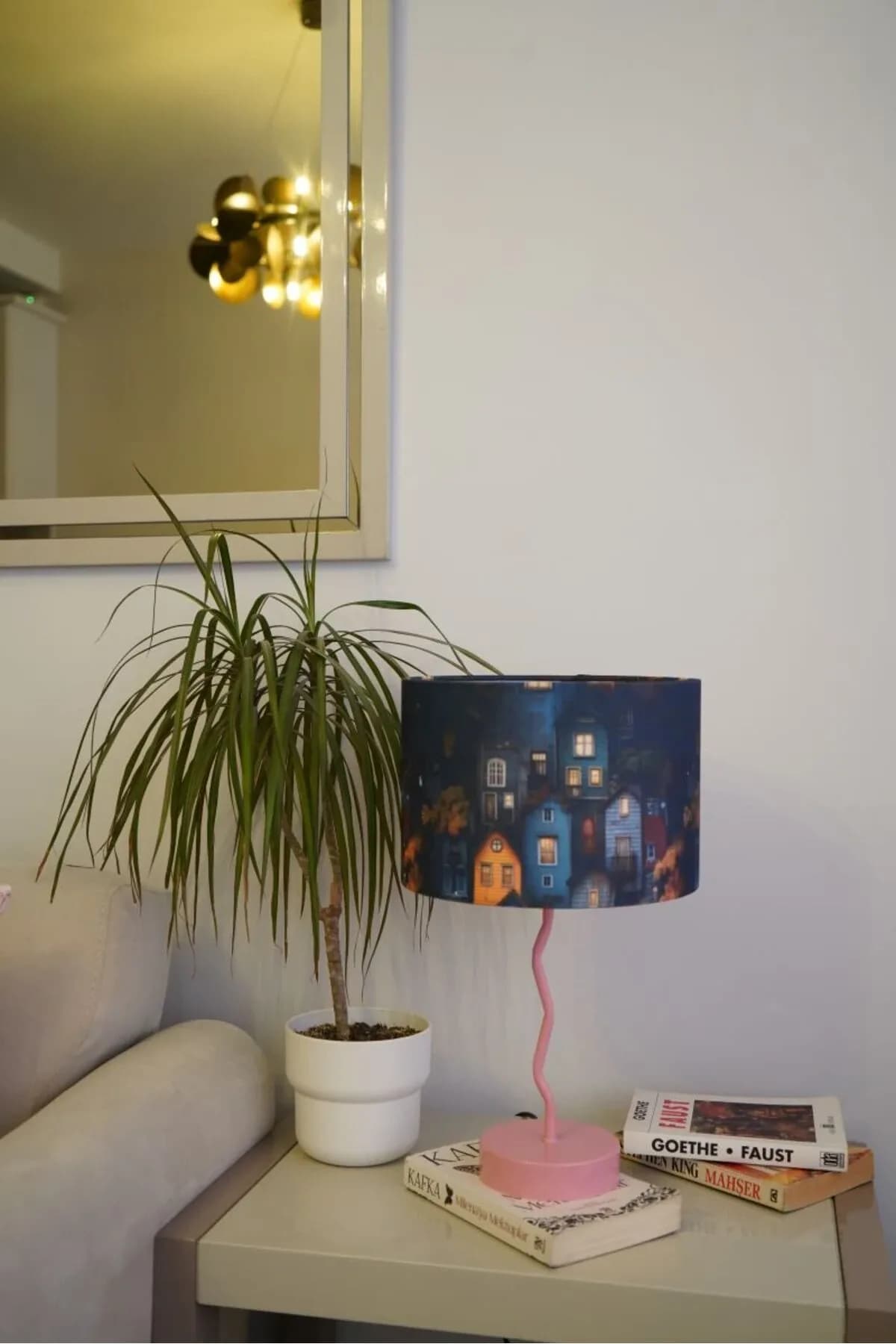 Pembe Zikzak Ayaklı Beyaz Kumaş Masa Lambası Dekoratif Abajur Salon Yatak Odası