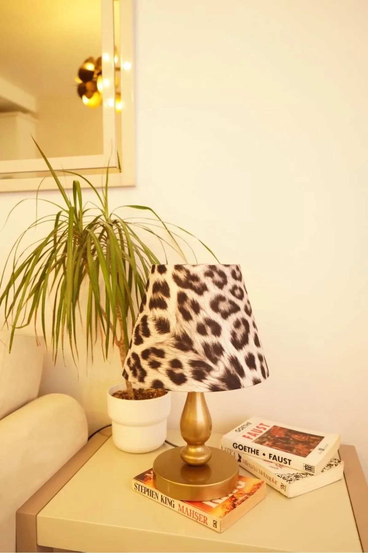 Eskitme Ayaklı Home Detaylı Masa Lambası Dekoratif Abajur Salon Yatak Odası