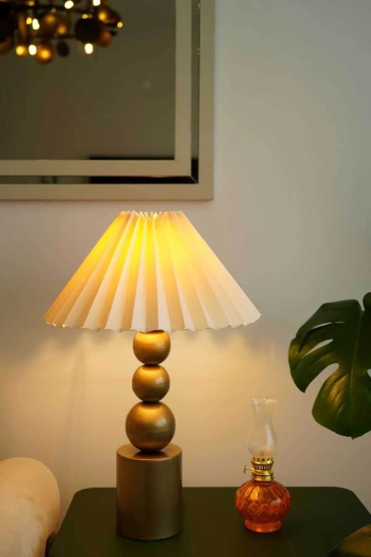 Üç Top Eskitme Ayaklı Lacivert Kadife Kumaş Şapkalı Dekoratif Yatak Odası Salon Abajur Masa Lambası