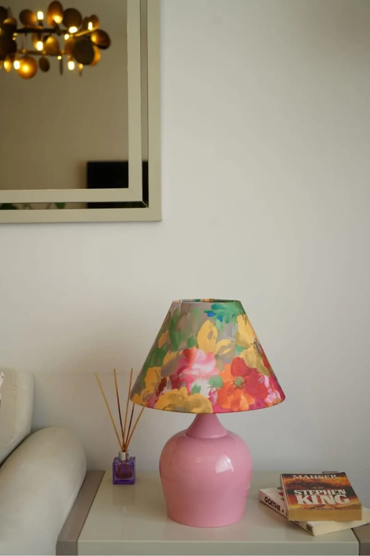 Pembe Ayaklı Kadife Beyaz Labirent Desenli Masa Lambası Abajur 1 Adet Salon Yatak Odası