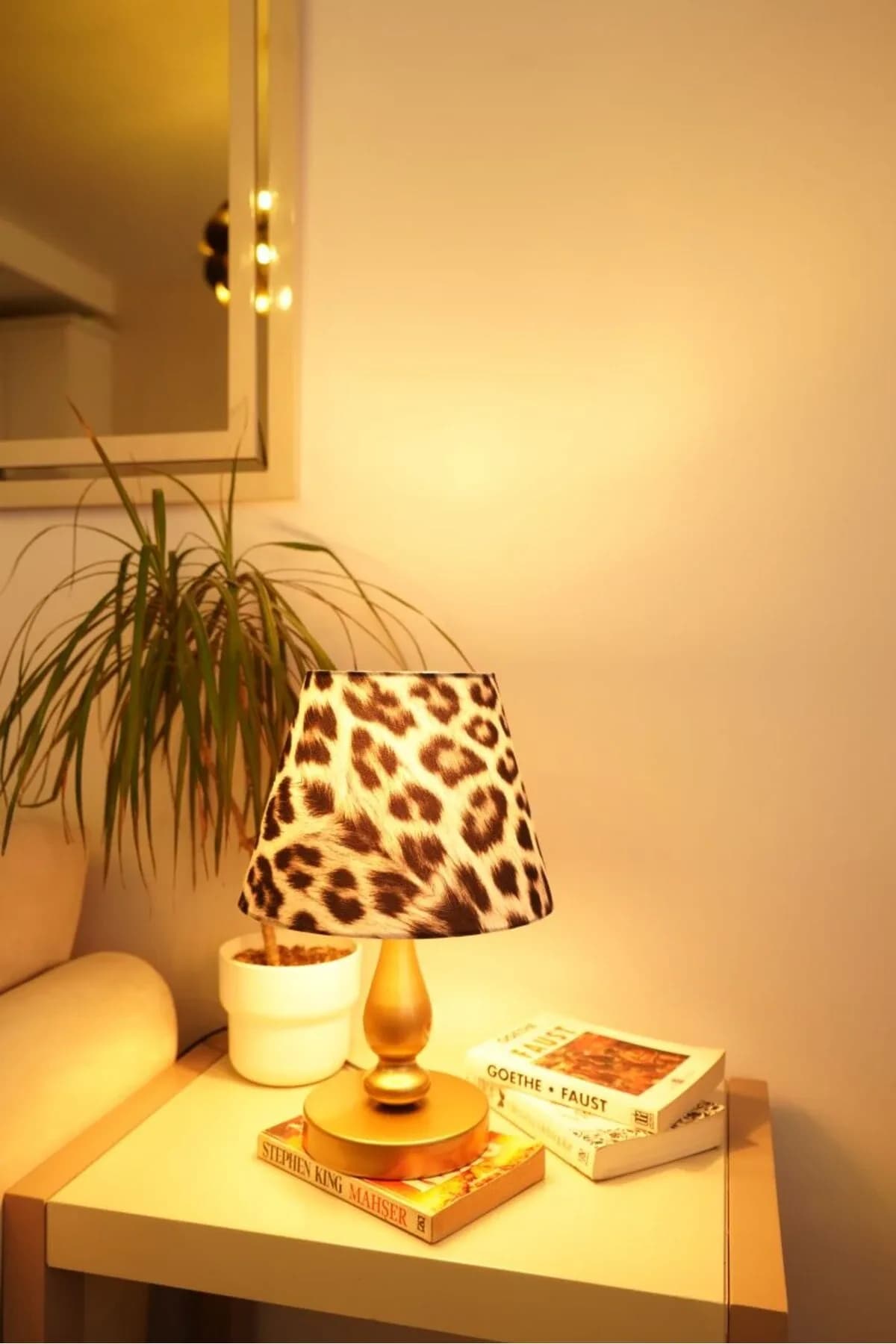 Eskitme Ayaklı Home Detaylı Masa Lambası Dekoratif Abajur Salon Yatak Odası