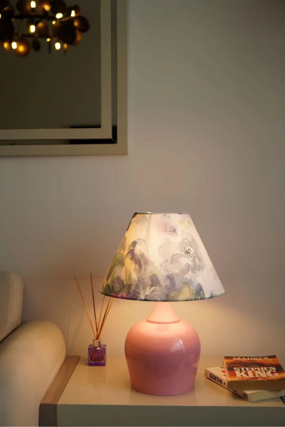 Pembe Ayaklı Kadife Beyaz Labirent Desenli Masa Lambası Abajur 1 Adet Salon Yatak Odası