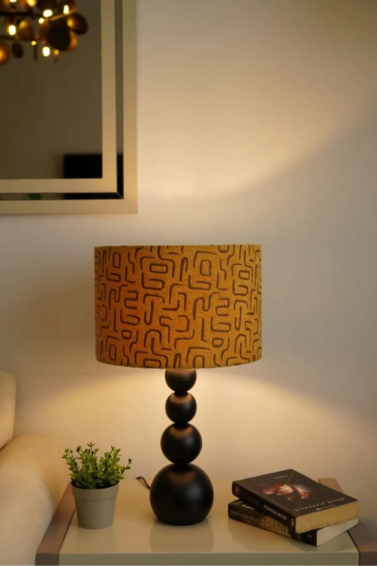 Siyah Ayaklı Silindir Sarı Kadife Kumaşlı Labirent Deseneli Masa Lambası Abajur Salon Yatak Odası
