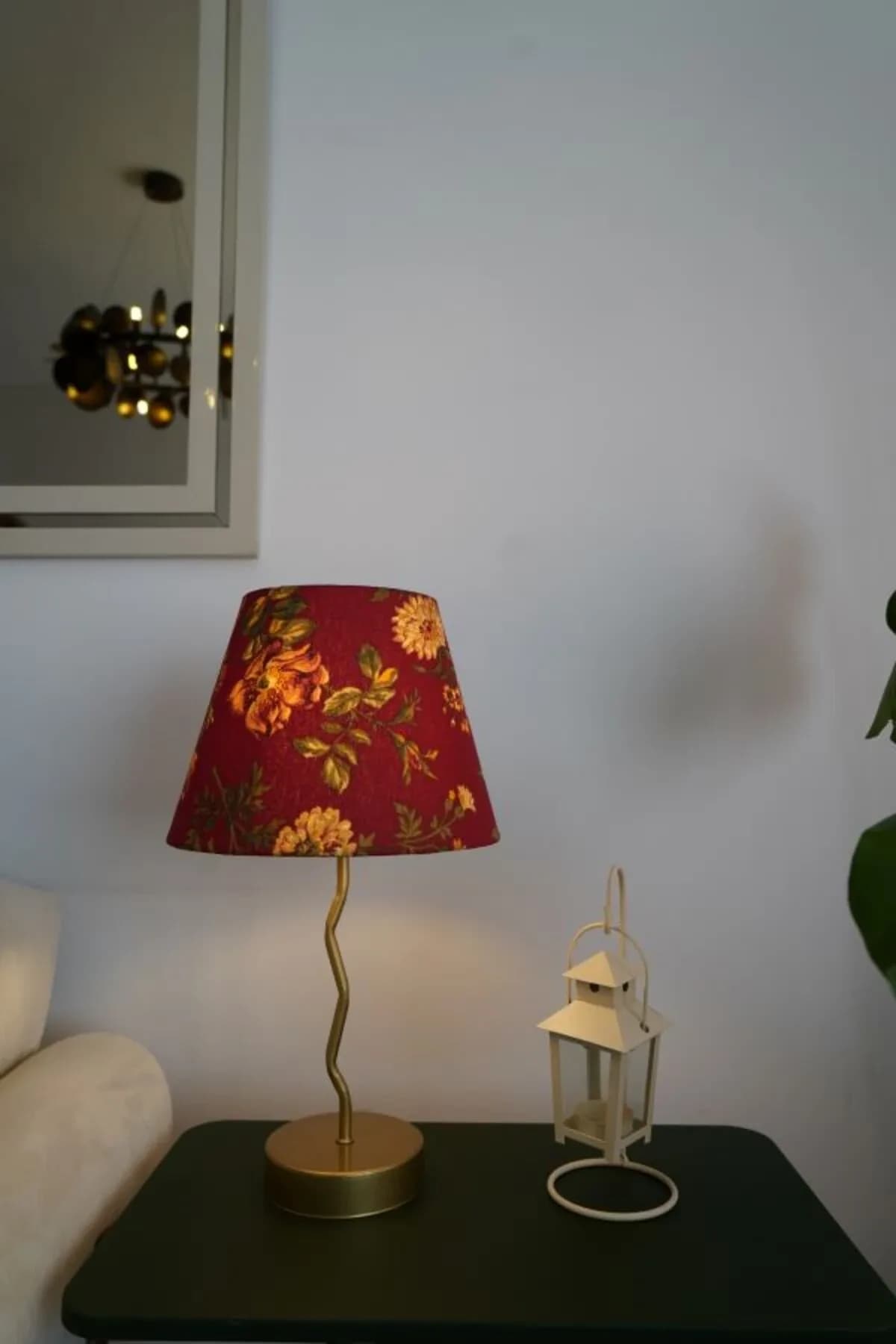 Eskitme Zikzak Model Beyaz Kumaş Şapkalı Dekoratif Abajur Salon Yatak Odası