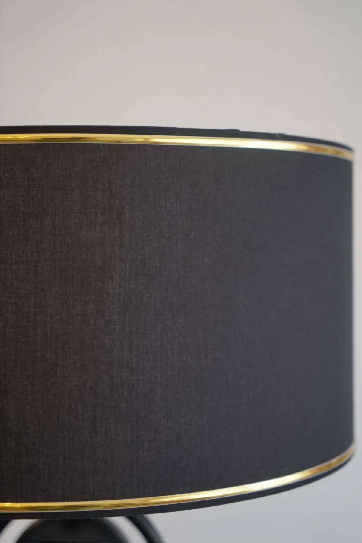 Sekiz Model Bal Gold Detaylı Silindir Şapkalı Siyah Modern Tasarım Ayaklı Abajur Metal Lambader