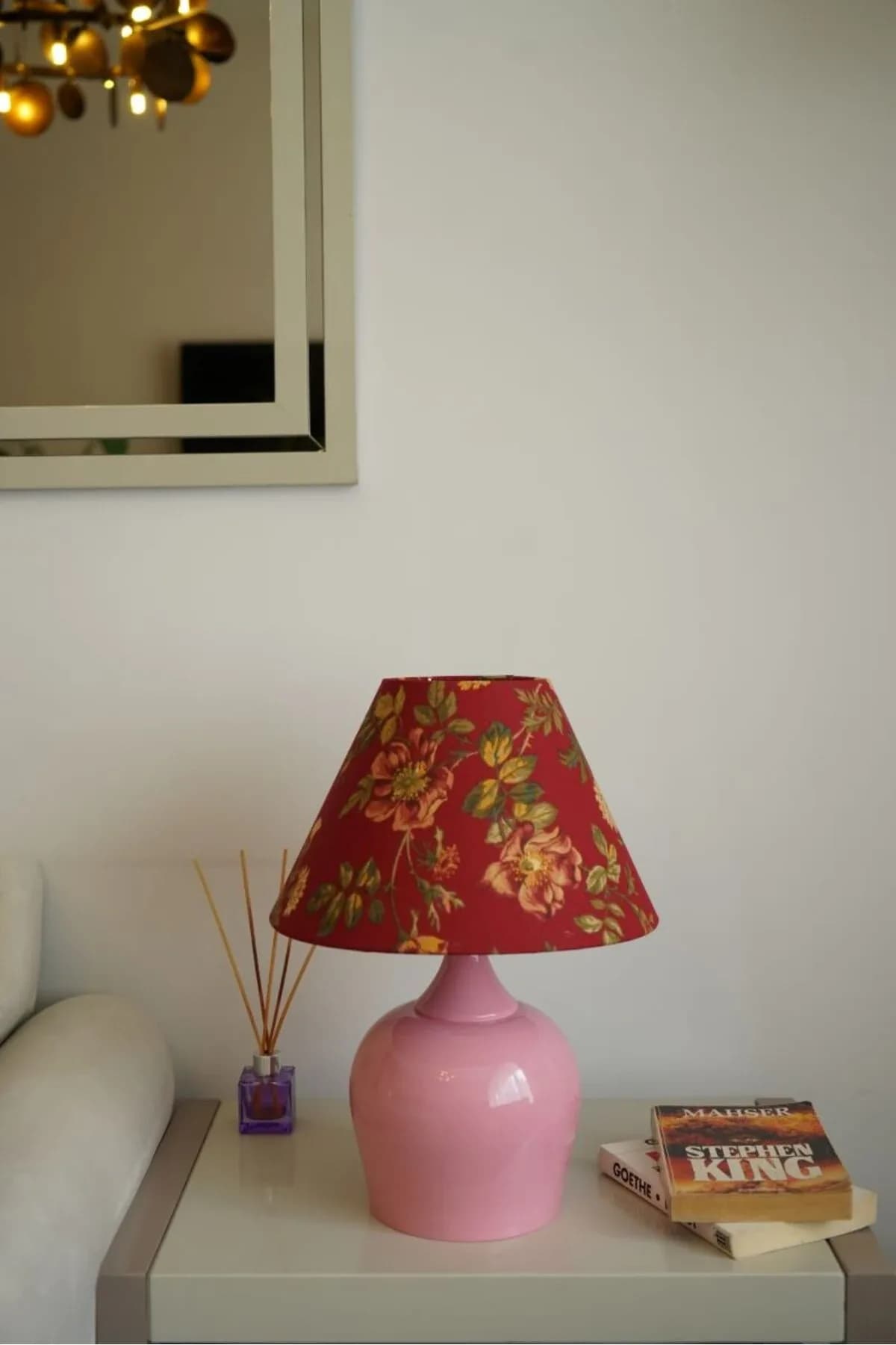 Pembe Ayaklı Kadife Beyaz Labirent Desenli Masa Lambası Abajur 1 Adet Salon Yatak Odası