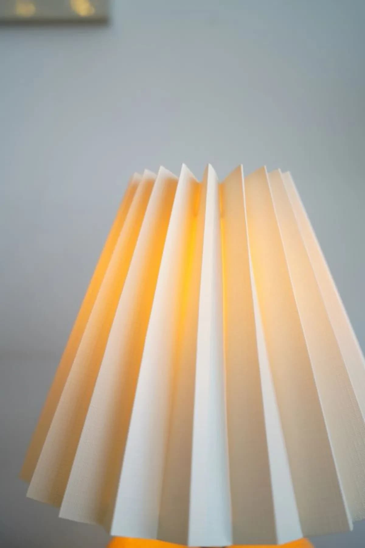 Doğal Ahşap Model Konik Krem Umbrella Kumaş Şapkalı Dekoratif Abajur Salon Yatak Odası Abajur