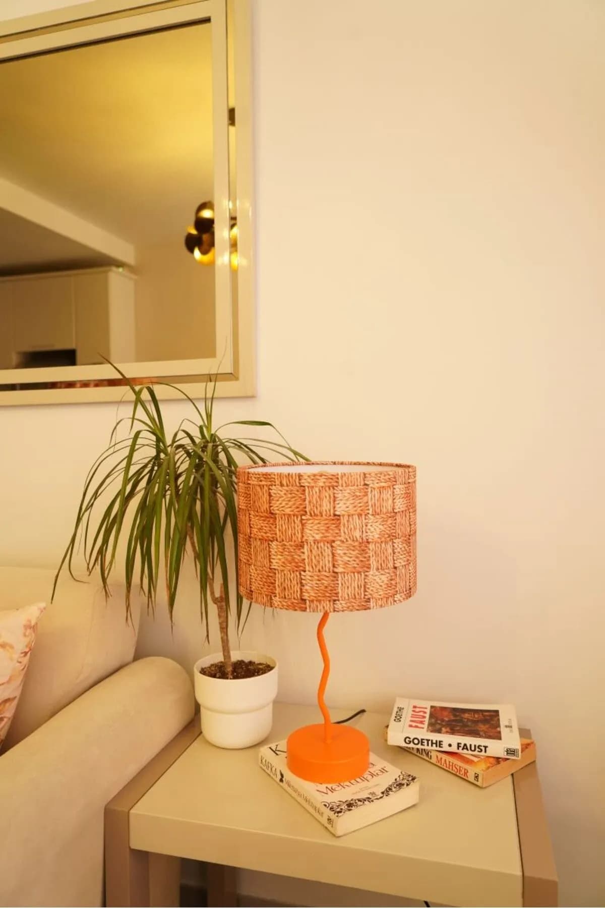 Turuncu Zikzak Ayaklı Beyaz Kumaş Masa Lambası Dekoratif Abajur Salon Yatak Odası