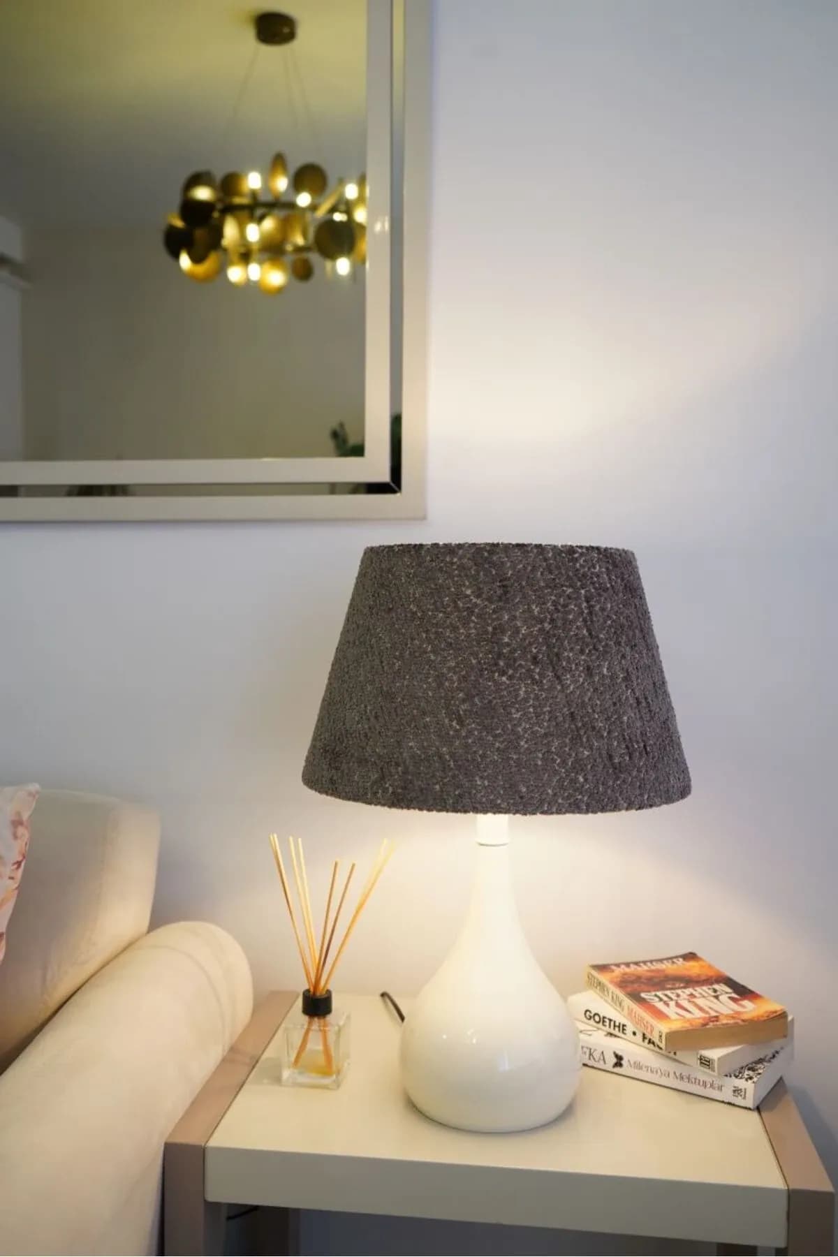Krem Ayaklı Dokuma Bej Kumaş Şapkalı El Yapımı Abajur Masa Lambası Salon Yatak Odası