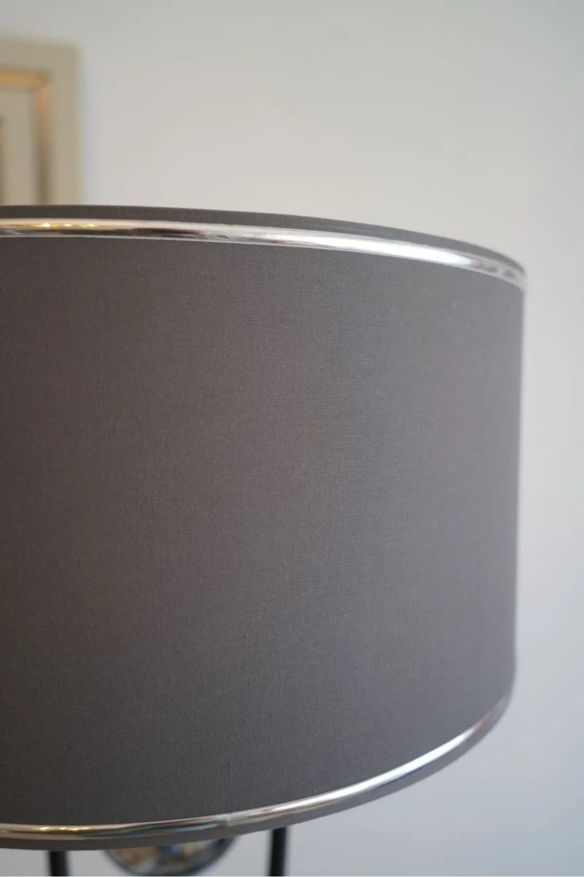 Sekiz Model Füme Krom Detaylı Şapkalı Siyah Krom Modern Tasarım Ayaklı Abajur Metal Lambader