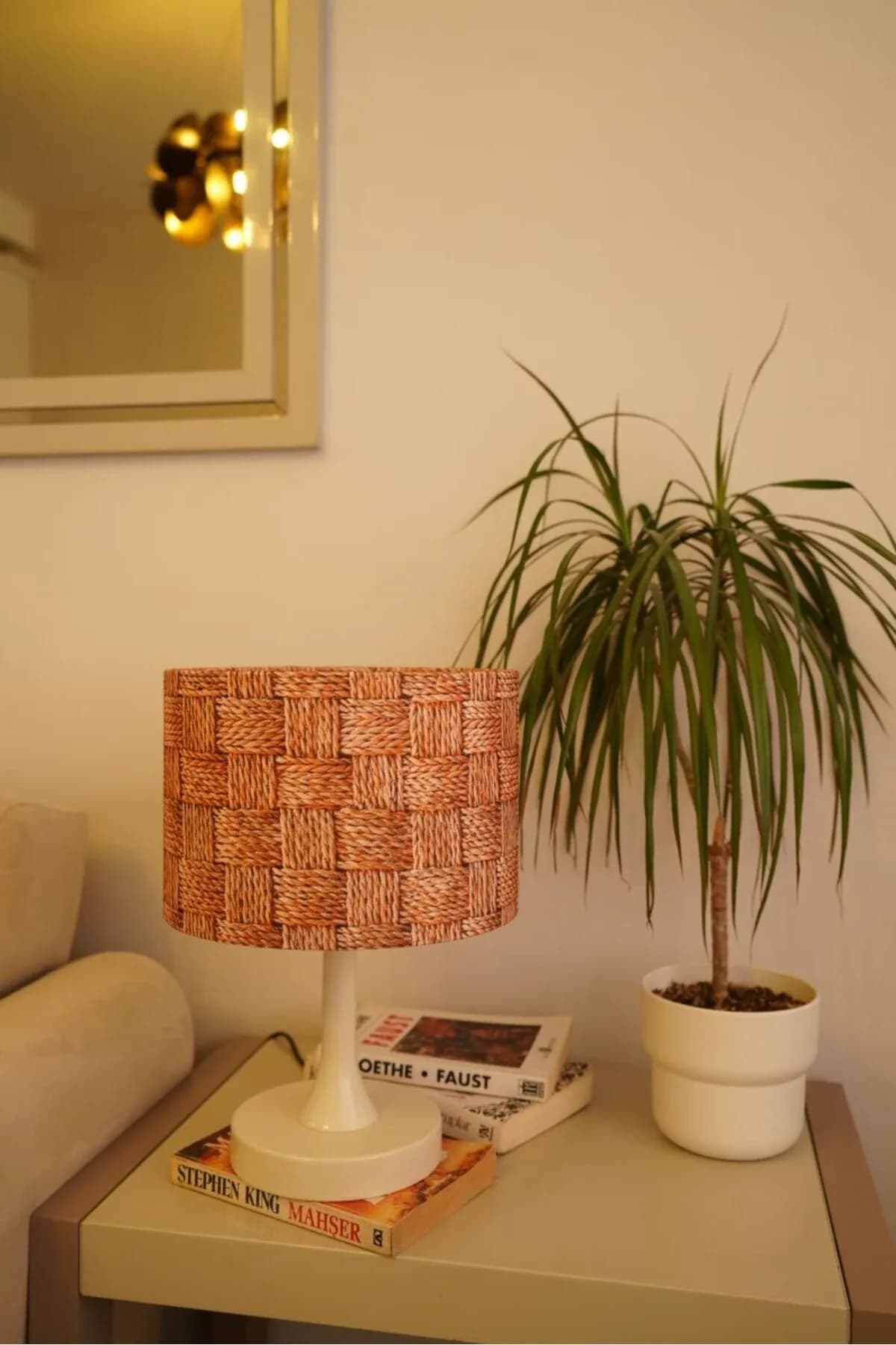 Krem Ayaklı Beyaz Kumaş Masa Lambası Dekoratif Abajur Salon Yatak Odası