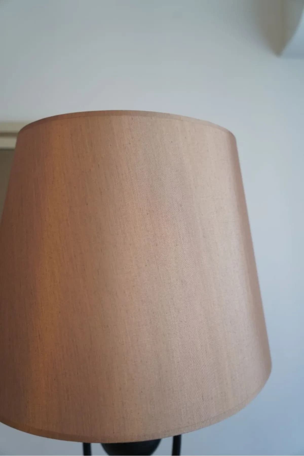 Sekiz Model Bal Gold Detaylı Silindir Şapkalı Siyah Modern Tasarım Ayaklı Abajur Metal Lambader
