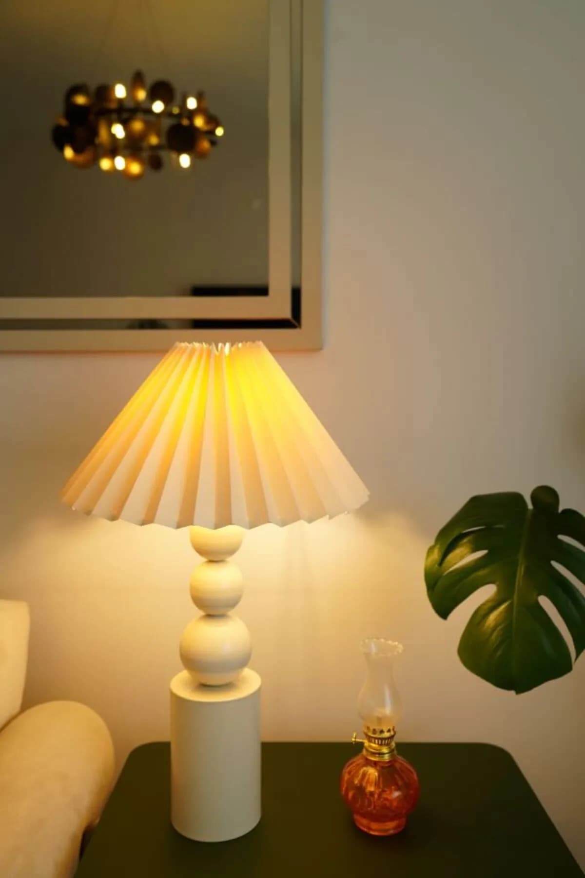 Üç Top Krem Ayaklı Lacivert Çiçek Kadife Kumaş Şapkalı Dekoratif Yatak Odası Salon Abajur