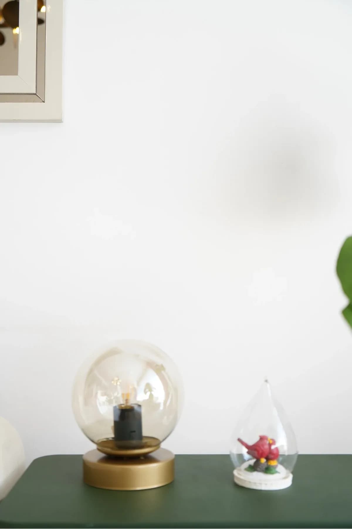 Eskitme Metal Ayaklı Bal Camlı Elektrik Aksanlı Masa Lambası Salon Yatak Odası Pratik Kullanım