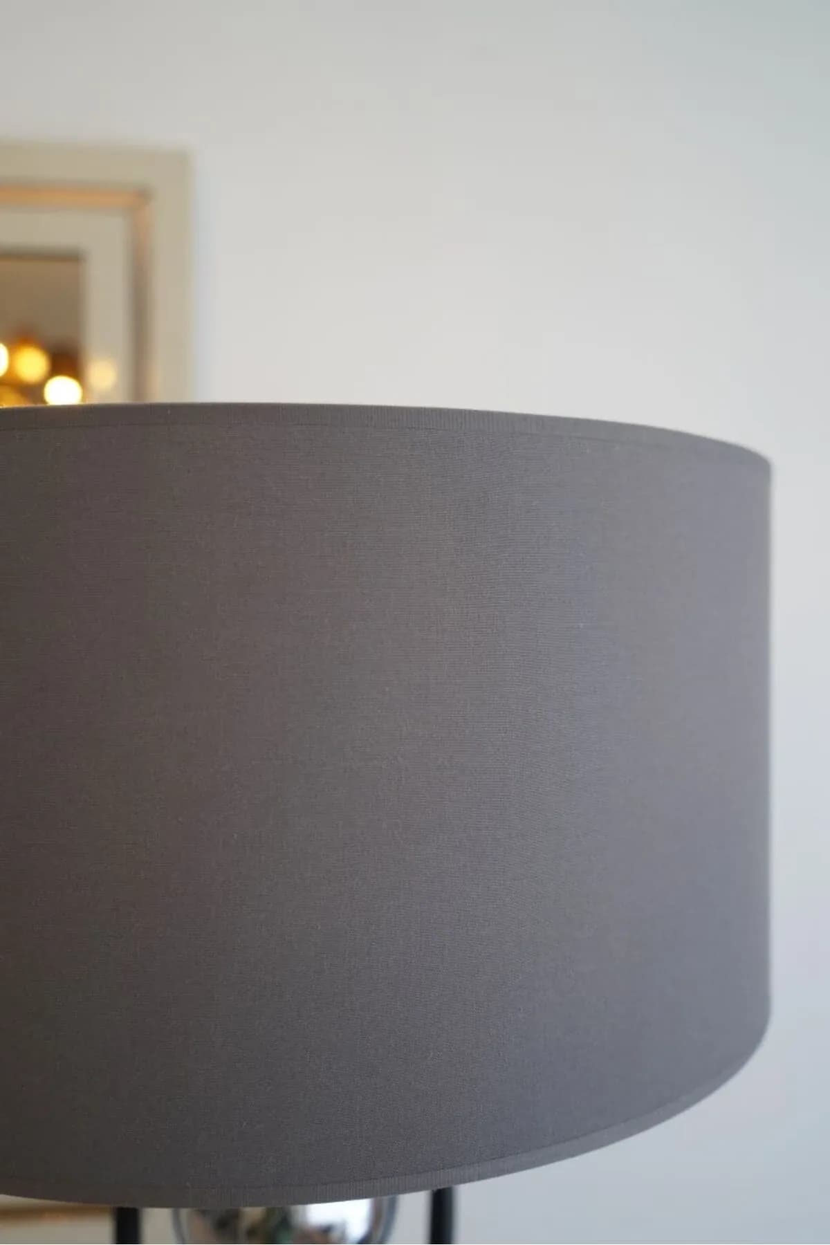 Sekiz Model Füme Krom Detaylı Şapkalı Siyah Krom Modern Tasarım Ayaklı Abajur Metal Lambader