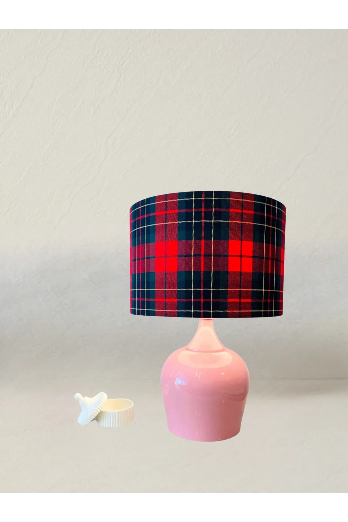 Pembe Renk Ayaklı Çok Renkli Kadife Kumaş Şapkalı Modern Abajur Yatak Odası Salon