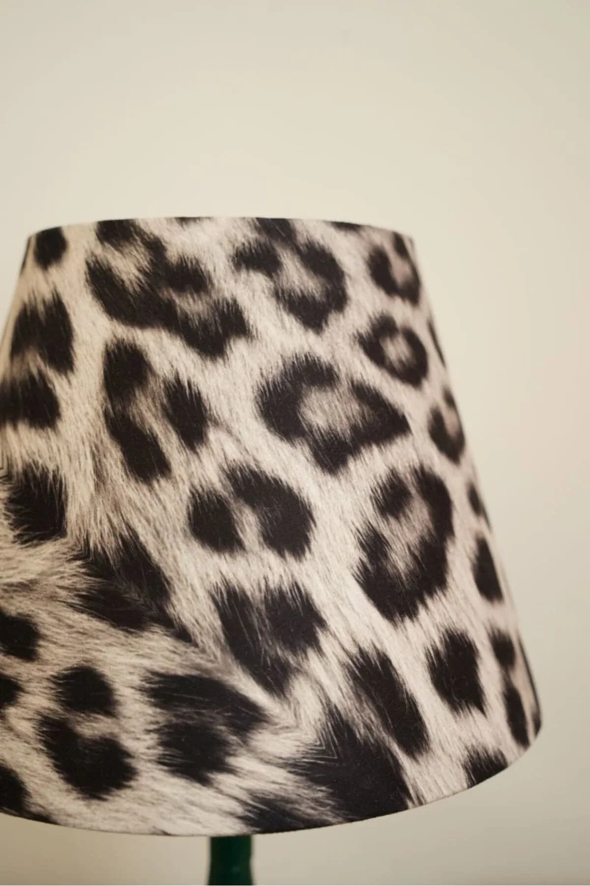 Yeşil Ayaklı Deniz Kabuğu Baskılı Abajur Masa Lambası Salon Yatak Odası