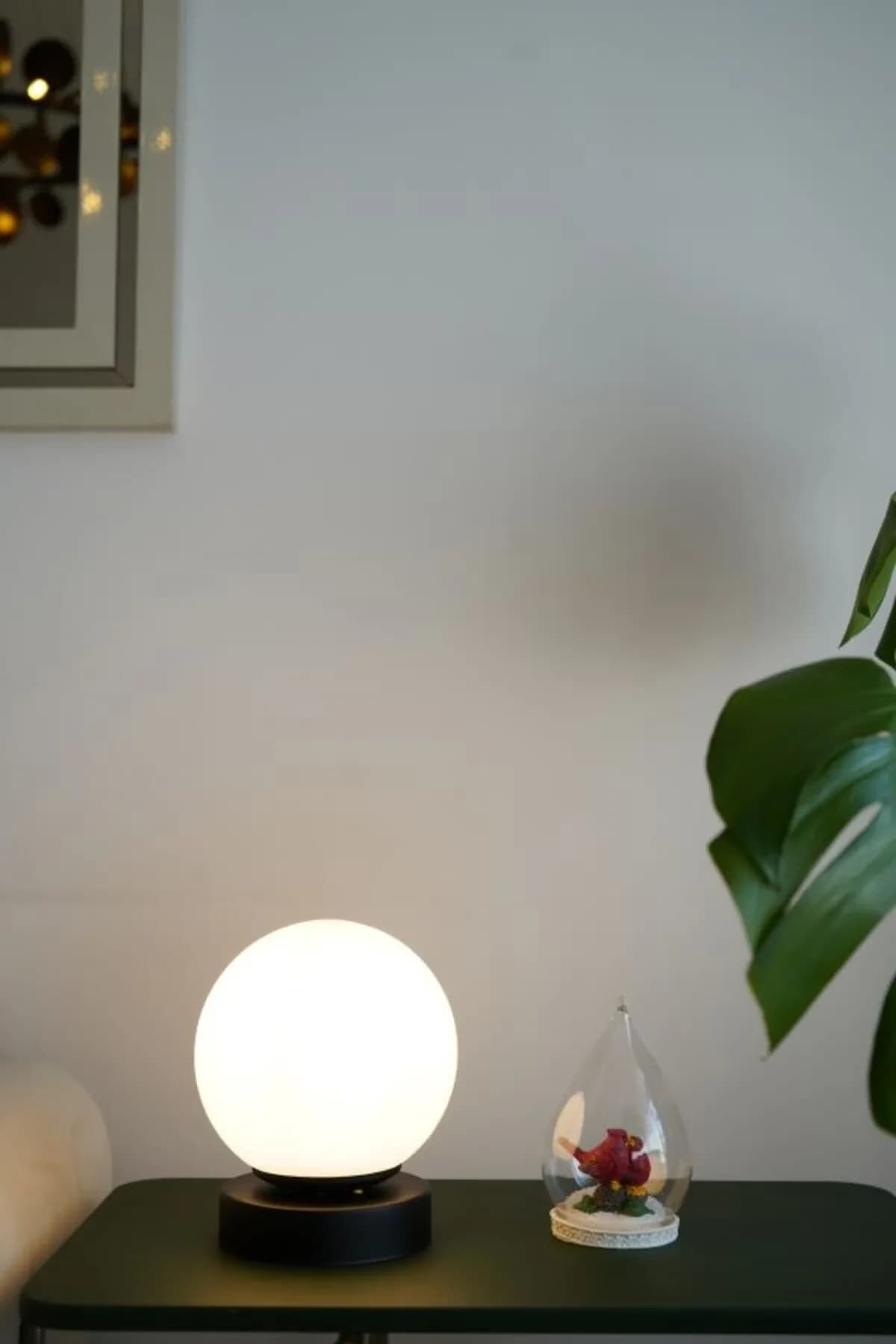 Eskitme Metal Ayaklı Bal Camlı Elektrik Aksanlı Masa Lambası Salon Yatak Odası Pratik Kullanım