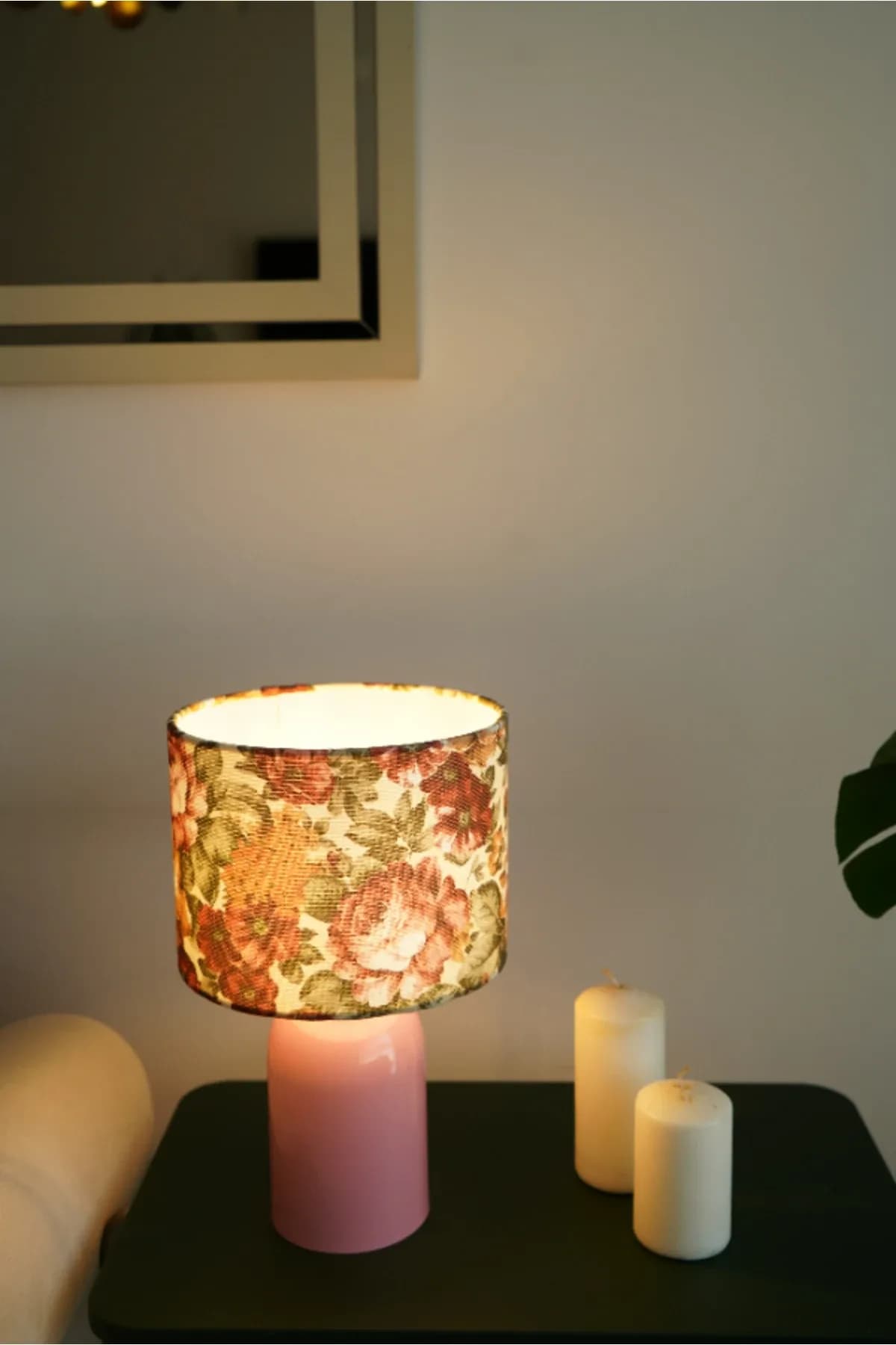 Pembe Ayaklı Deniz Börülcesi Baskı Kumaş Şapkalı Şık Yatak Odası Salon Abajur Özel Modern
